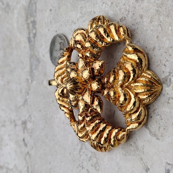 SUBSTANTIAL SOLID 18K Gold Hammered Maltese Cross Pendant - Picture 2 of 16